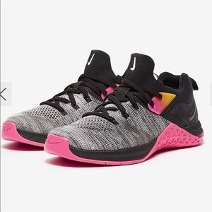 Nike Womens Metcon Flynit running/training shoes